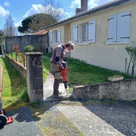 Démolition de l'existant pour aménagement entrée de maison